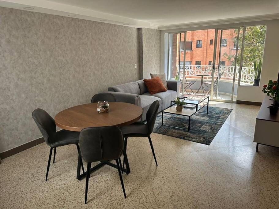 Apartamento Amplio Apartamento Frente Al Centro Comercial *