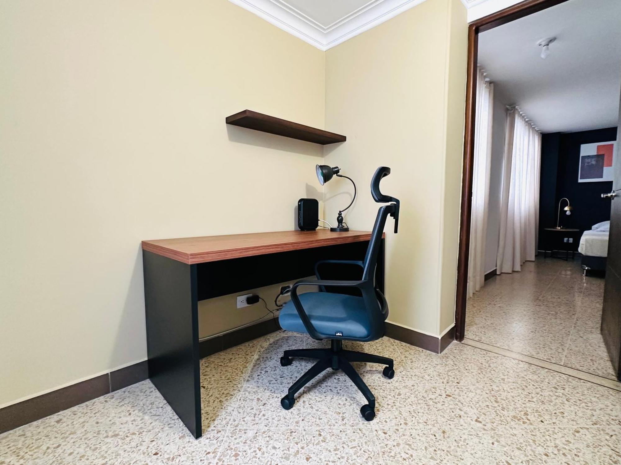 Apartamento Amplio Apartamento Frente Al Centro Comercial Medellín